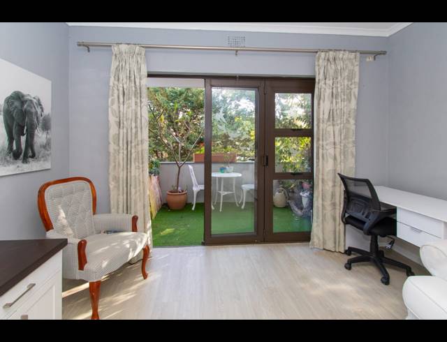 1 BEDROOM APARTMENT TO LET IN THREE ANCHOR BAY